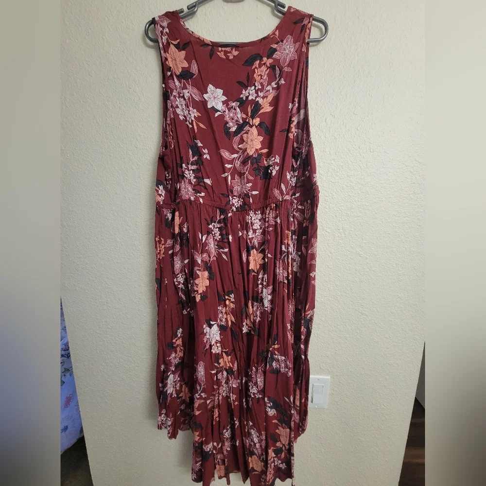 Torrid Red Floral Challis Babydoll Hi-Lo Tank Top - Picture 3 of 9